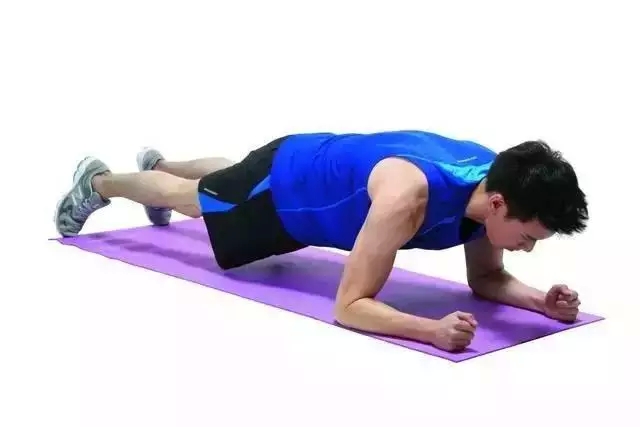 运动训练八个动作唤醒沉睡腹肌运动减肥