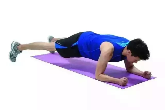 运动训练八个动作唤醒沉睡腹肌运动减肥