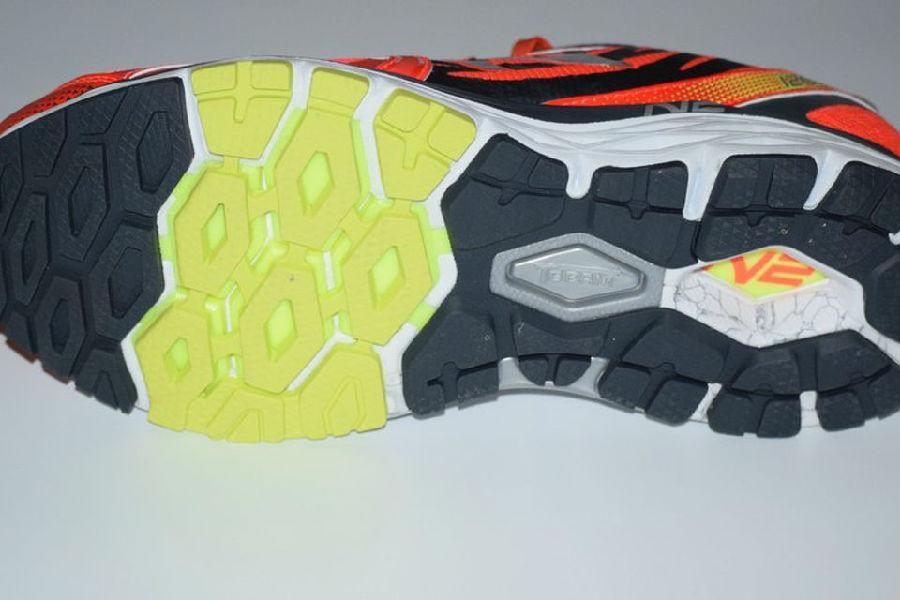 new balance跑鞋.jpg new balance跑鞋.jpg